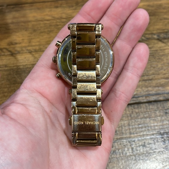 Michael Kors 5491 Rose Gold Chronograph Watch - Picture 3 of 5